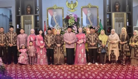Momen Lebaran, Bupati dan Wakil Bupati Musi Rawas Ramah Tamah dengan Gubernur Sumsel